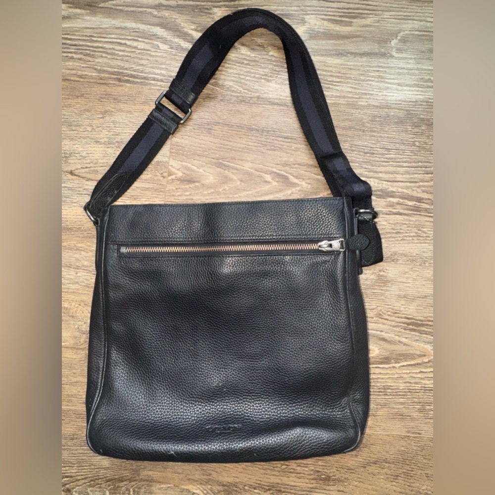 Coach Pebble Leather Mens laptop crossbody